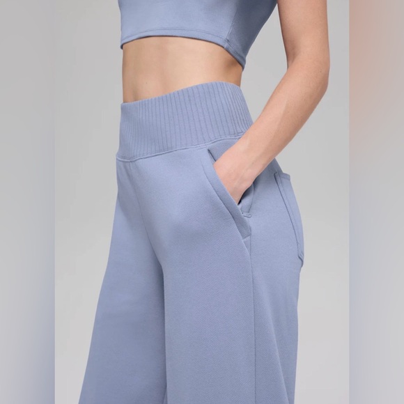 ALO Serenity Wide Leg Sweatpants & Cropped Serenity Coverup - Picture 6 of 15